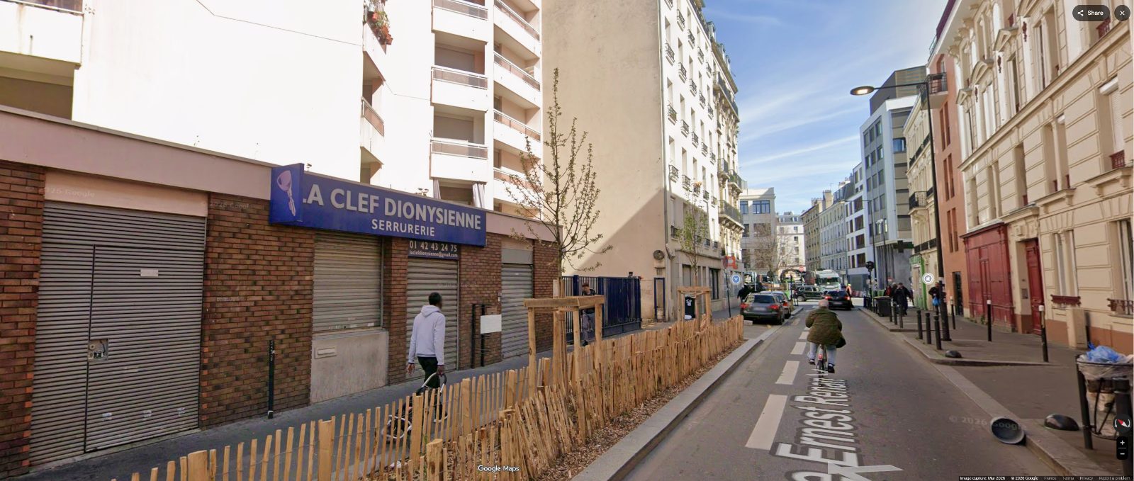 Façade de la boutique La Clef Dionysienne, 16 rue Ernest Renan à Saint-Denis